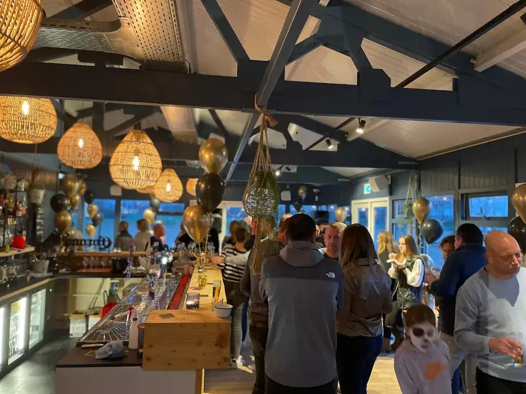 Strandpaviljoen a/d PLAS restaurant in Amstel