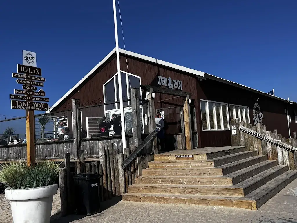 Rene Groot_Beach Pavillion 'Zee en Zo'_Petten_recensione