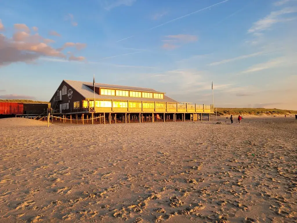 Beach Pavillion 'Zee en Zo'_Petten_slider_image_1