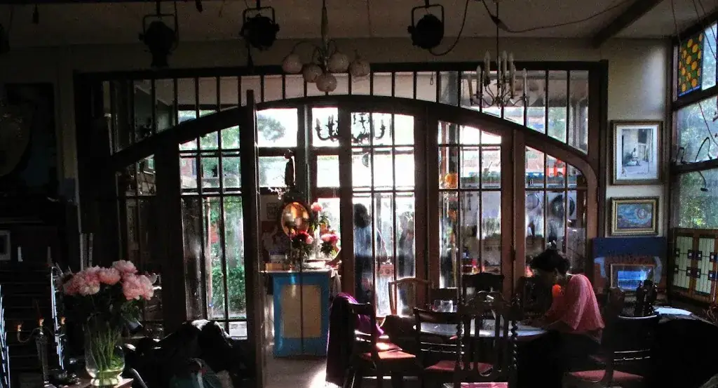 Salon Ruigoord restaurant in Amsterdam