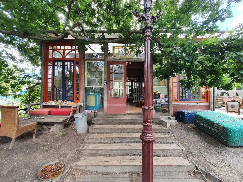 Salon Ruigoord_Amsterdam_slider_image_3