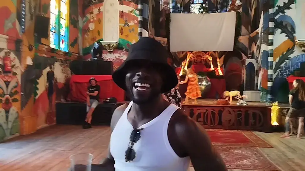 DJ SLIM HEAVY_Ruigoord_Amsterdam_reseña