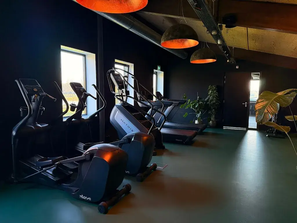 Momentum-Padel_Groningen_slider_image_3