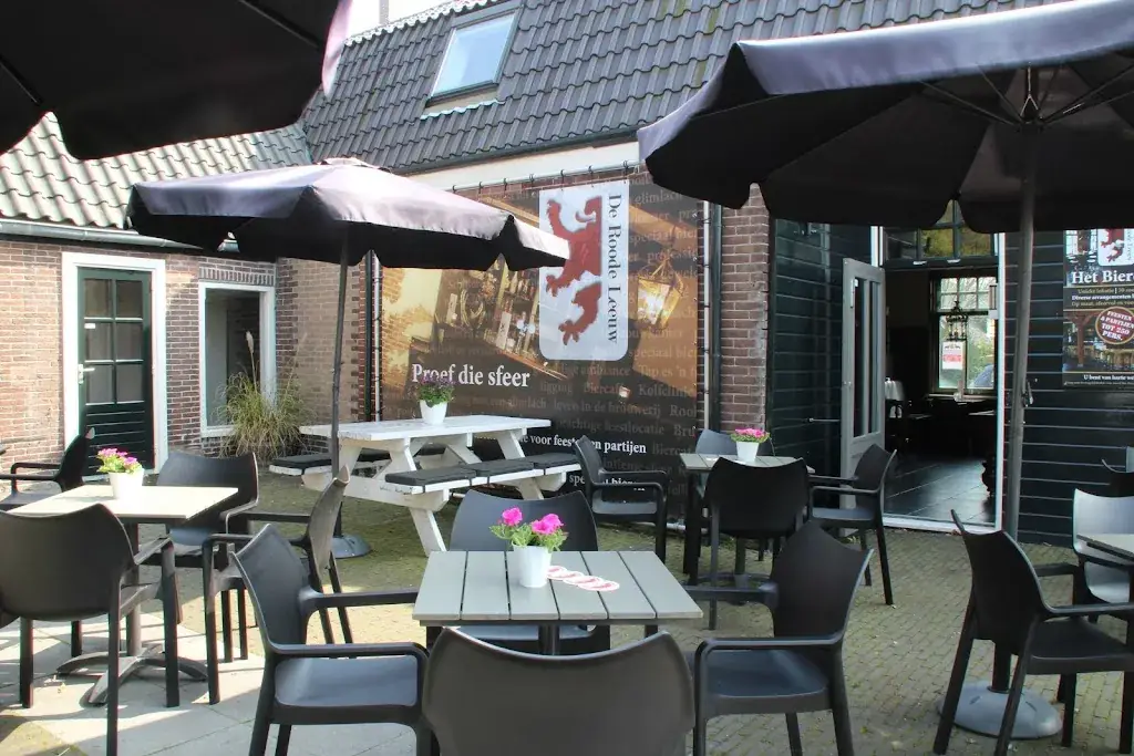 De Roode Leeuw restaurant in Zuid-Scharwoude