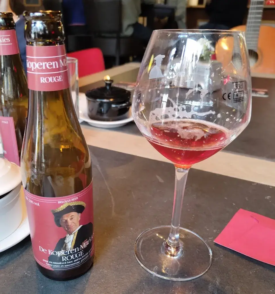 jan slingerland_SirjansCafé_Sirjansland_review