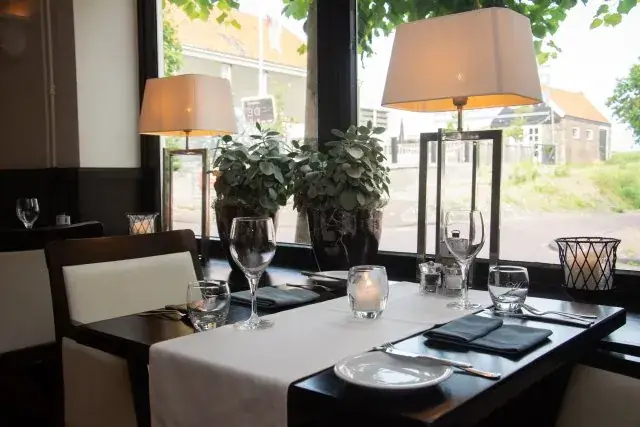 Brasserie De Cleenne Mossel restaurant in Bruinisse