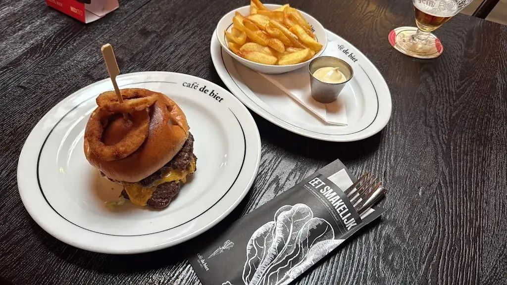 Vladimir & Anna Svec_Café de Gekroonde Suikerbiet_Zierikzee_review