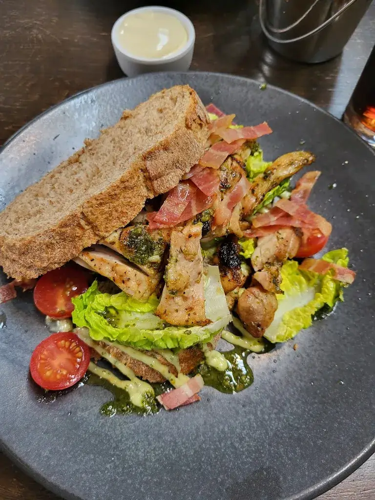 Diana Moes_Stallen_Purmerend_reseña