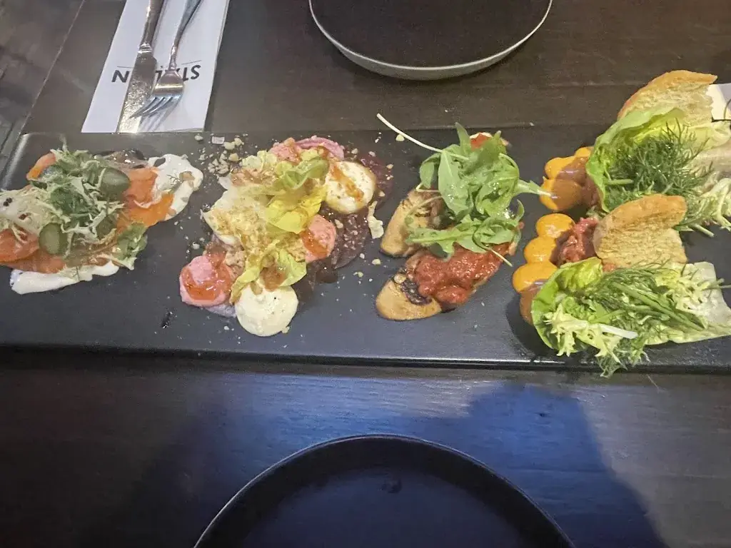 Hsu June_Stallen_Purmerend_reseña