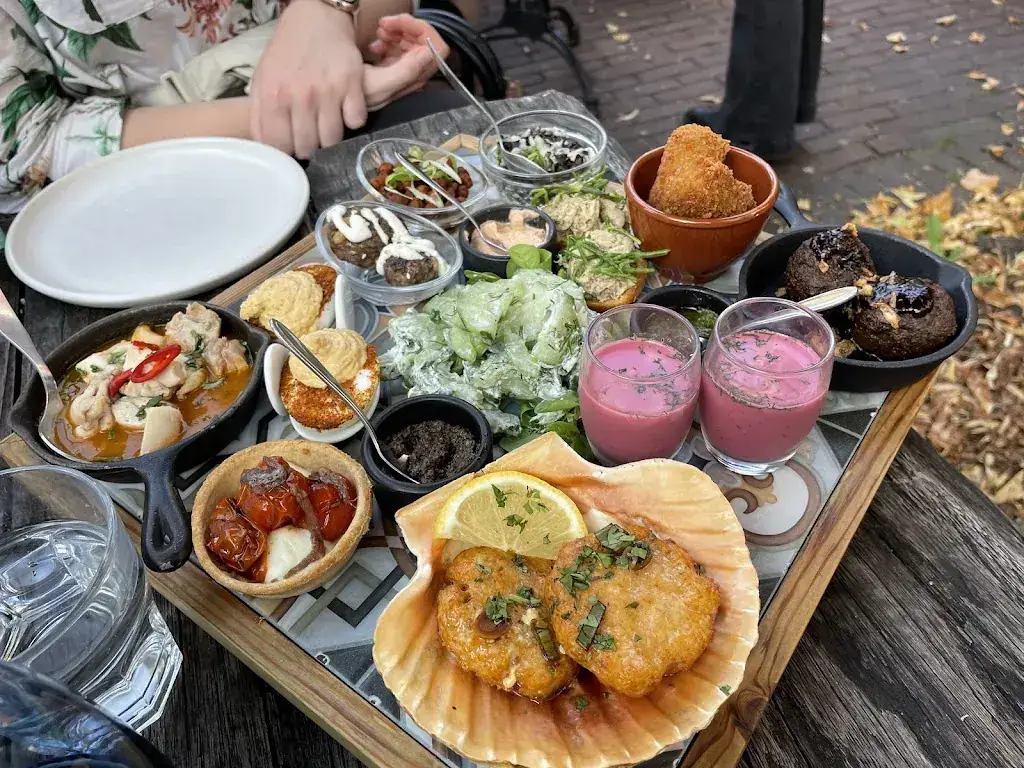 Irina_Pecorino Wijn & Eetbar_Leeuwarden_reseña