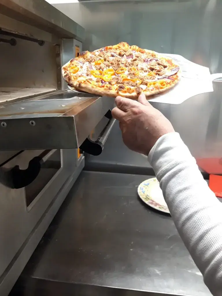 Menu_De Golf | Pizza, döner en flammkuchen_Maartensvlotbrug_imagen_9