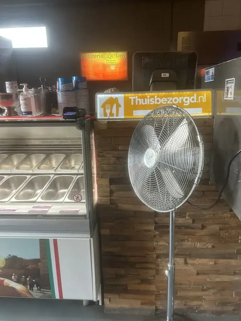 kayden turk_Pizzeria La Torre_Pancras_review