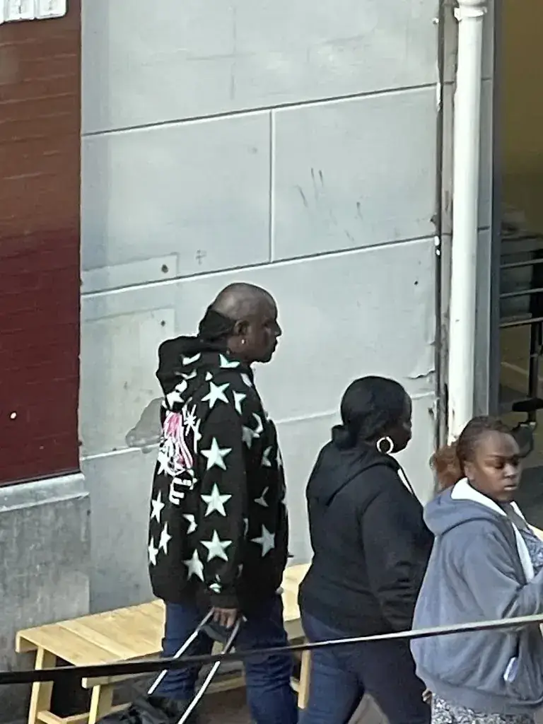 Zoë Zoutenbier_Long Sing_Leeuwarden_review