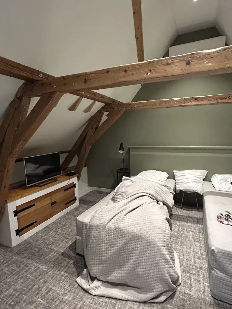 Camille Bouchez_Vergulden Eenhoorn_Amsterdam_review