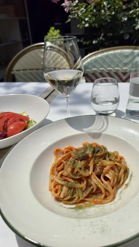 Rares Serban_La Liguria_Haag_review