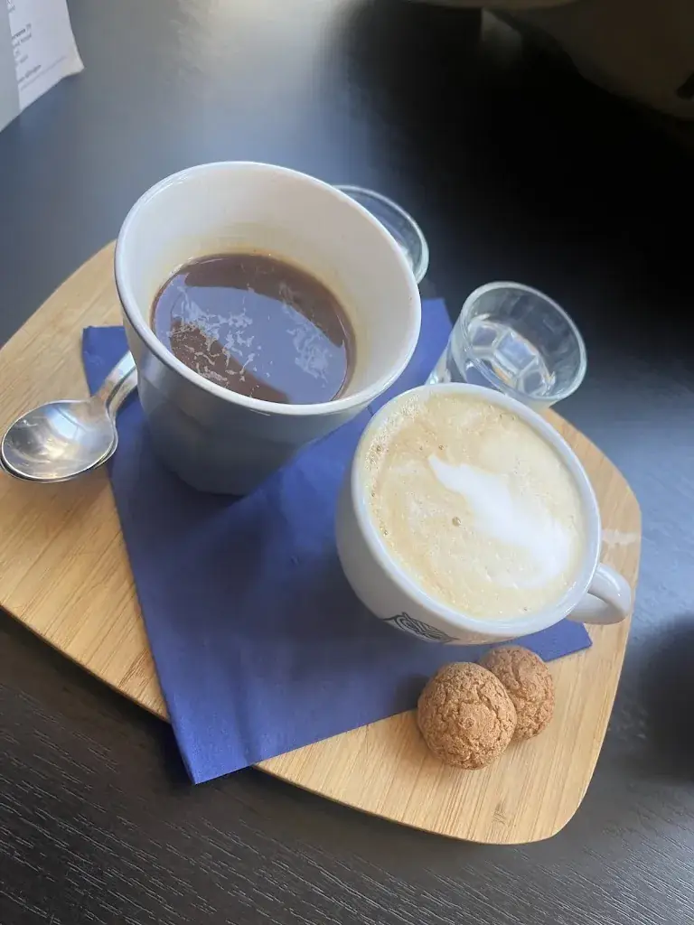 Antonella Barchi_JAZZ Coffee & Wines_Haag_review