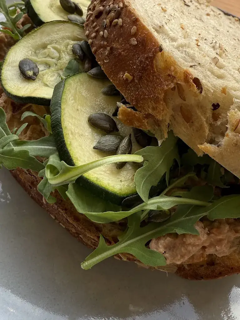 Maria Gkiontou_Sam Sam_Haag_review