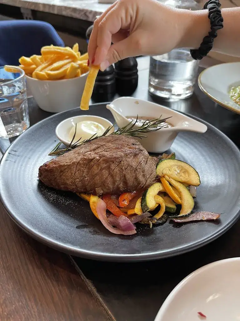 Mark Snaper_Brasserie Stocks And Bonds_Haag_review