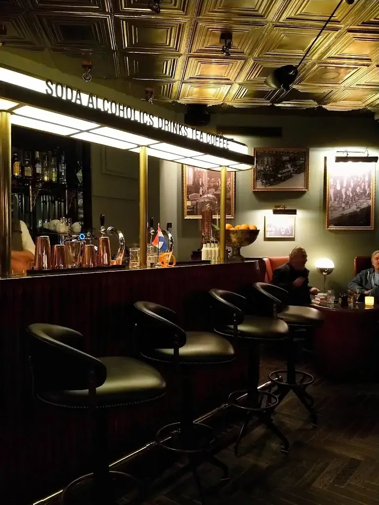 Federica Francalancia_Brasserie Stocks And Bonds_Haag_review