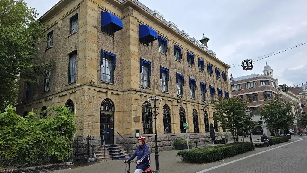 Brasserie Stocks And Bonds_Haag_slider_image_3