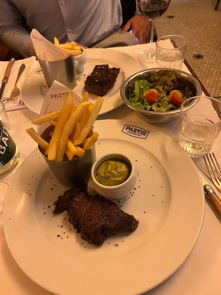 Reihana Muryani_Pastis_Haag_review