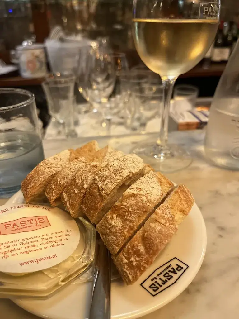 Amina Franklin_Pastis_Haag_review