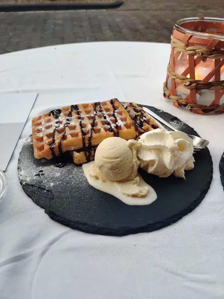 Ashay Deshpande_Unia 12_Leeuwarden_review