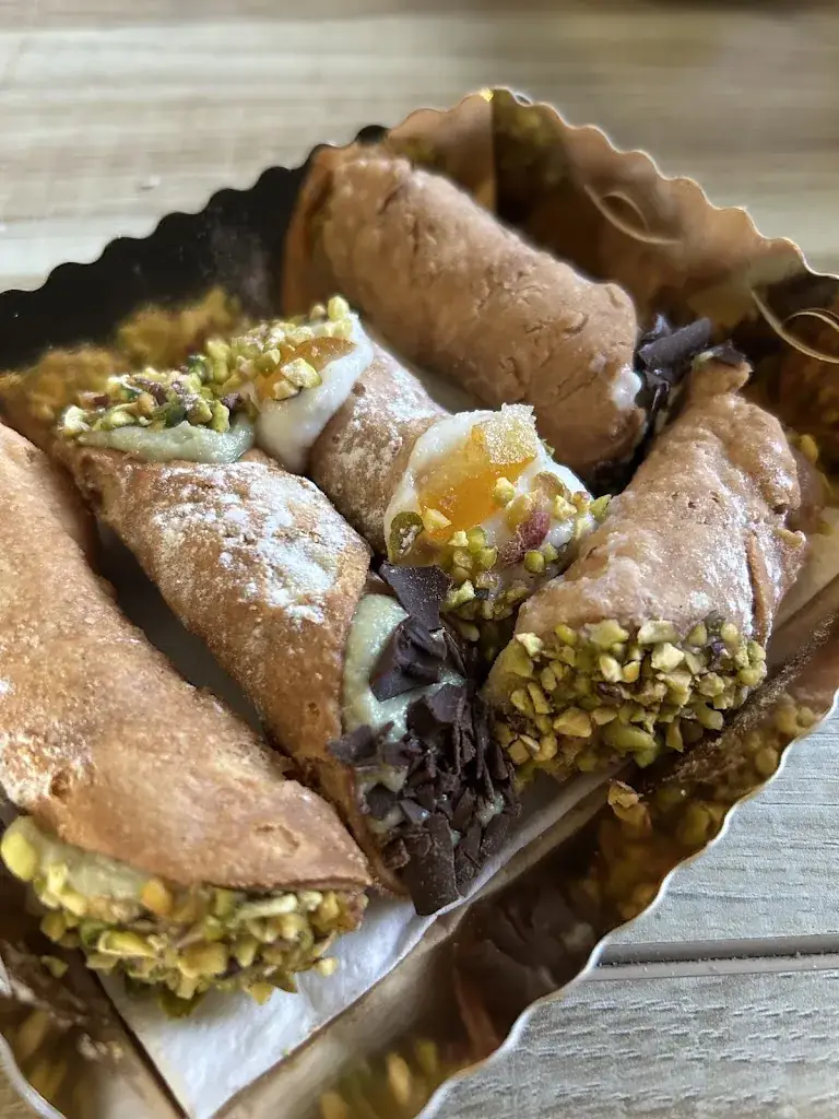 Shravya_Jammici Cannoli_Haag_review