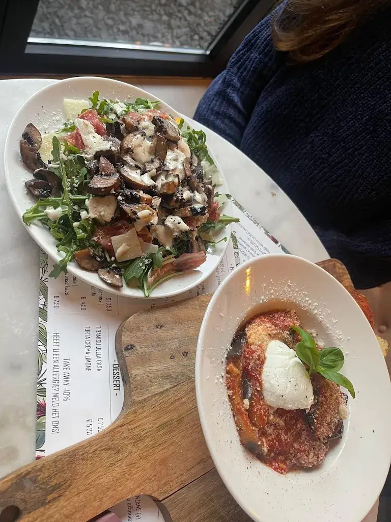 Ellen MacRae_Eatalia Delicatessen_Haag_review
