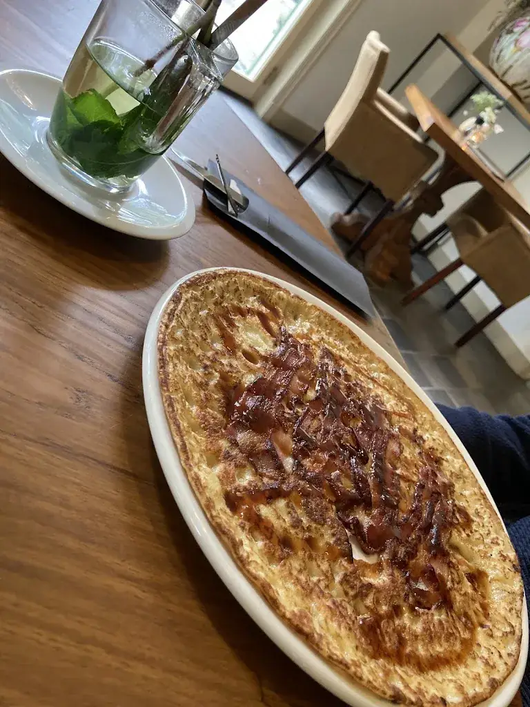 peter csicsovszki_Gasterij Leyduin_Vogelenzang_recensione