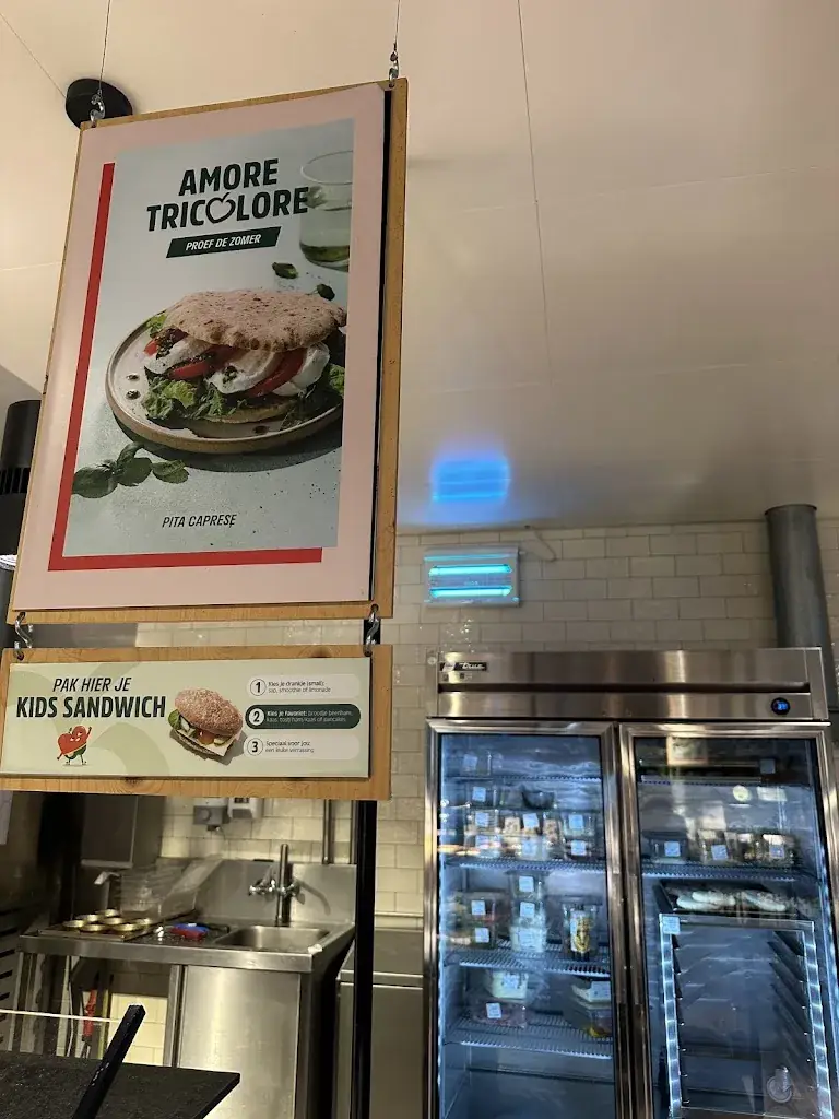 Menu_La Place_Stroe_image_1