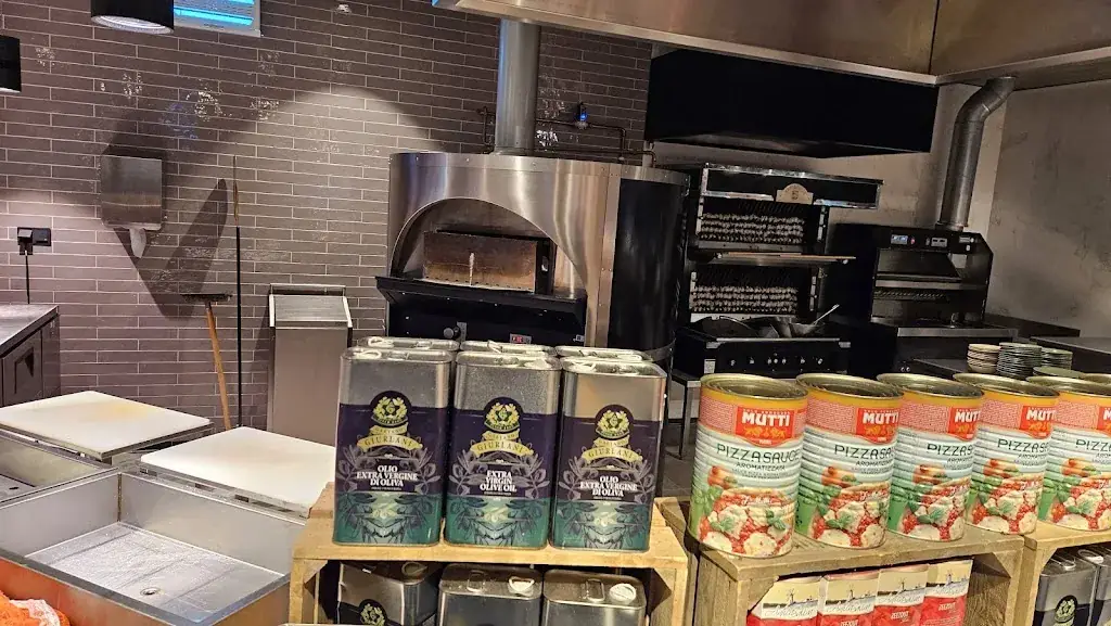 Mehdi Mohseni_La Place_Stroe_review