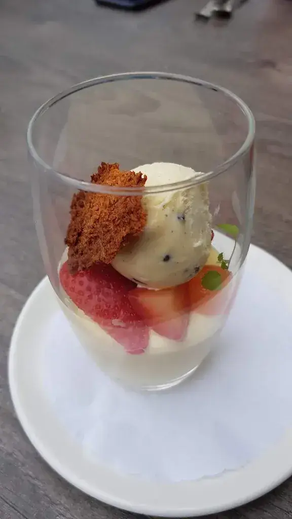 Mario Huliselan_Tussen Kaag & Braassem_Wetering_review