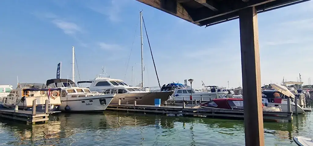 Jonathan Hayton_Restaurant Aqua_Wetering_review