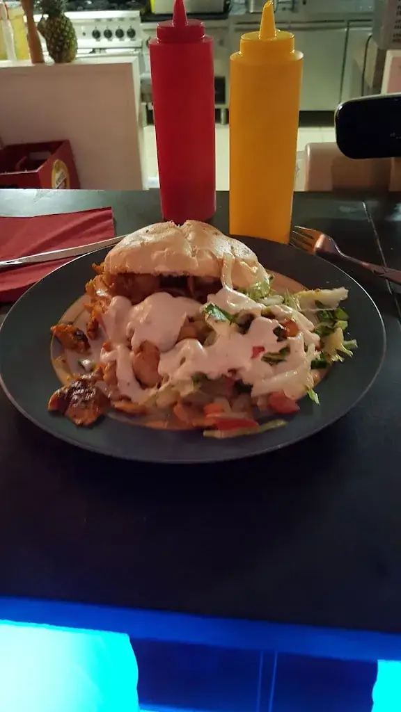 Menu_Montana pizzaria_Wieringerwerf_imagen_9