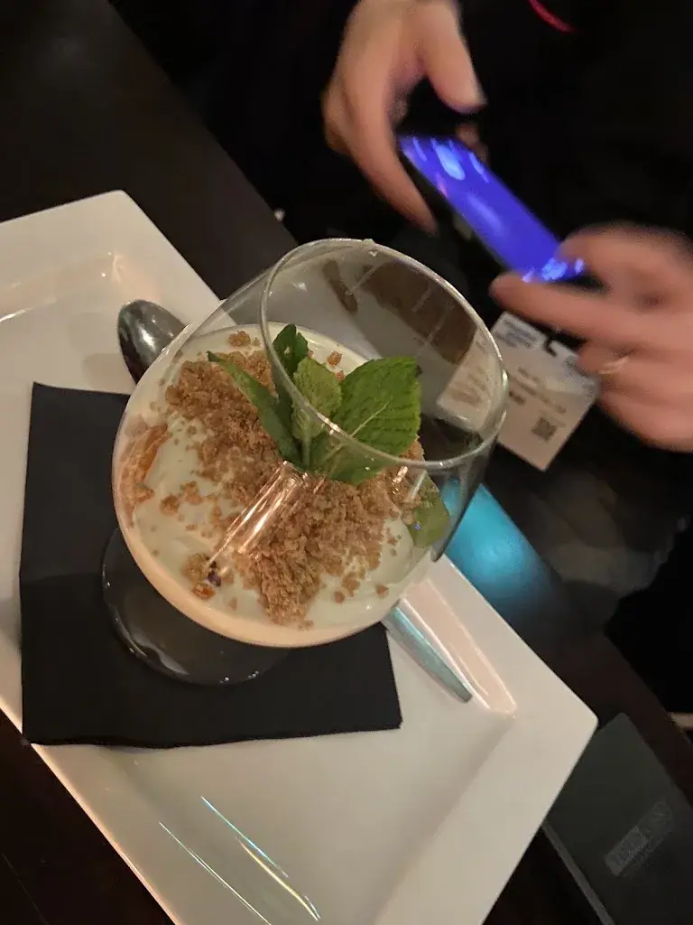 Jenny Huang_Grand Café Hermes_Amsterdam_review