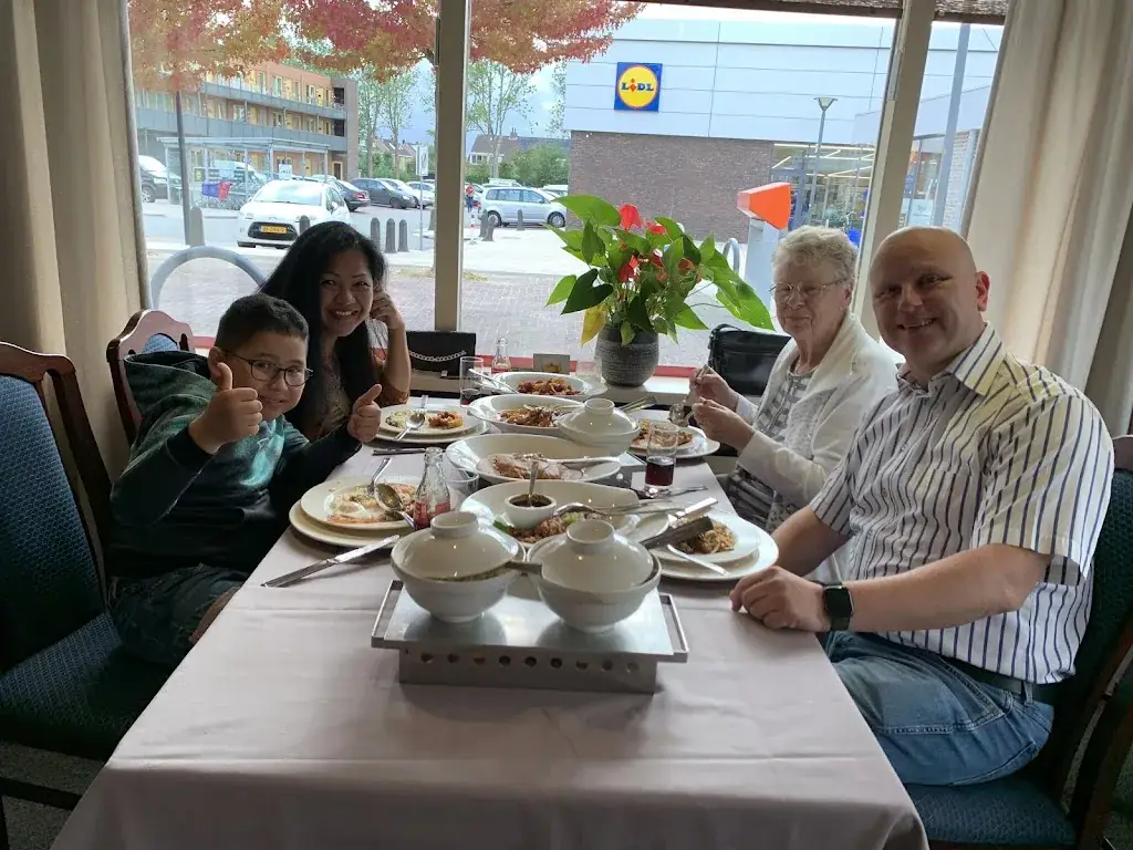 Johnny Jacobs_Chinese Specialiteiten Restaurant Tjau Tjin_Wognum_review