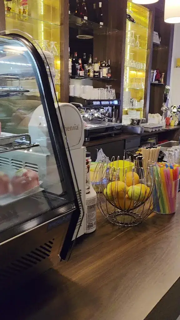 Mana Salem_Brasserie Roezemoes_Zaandam_review