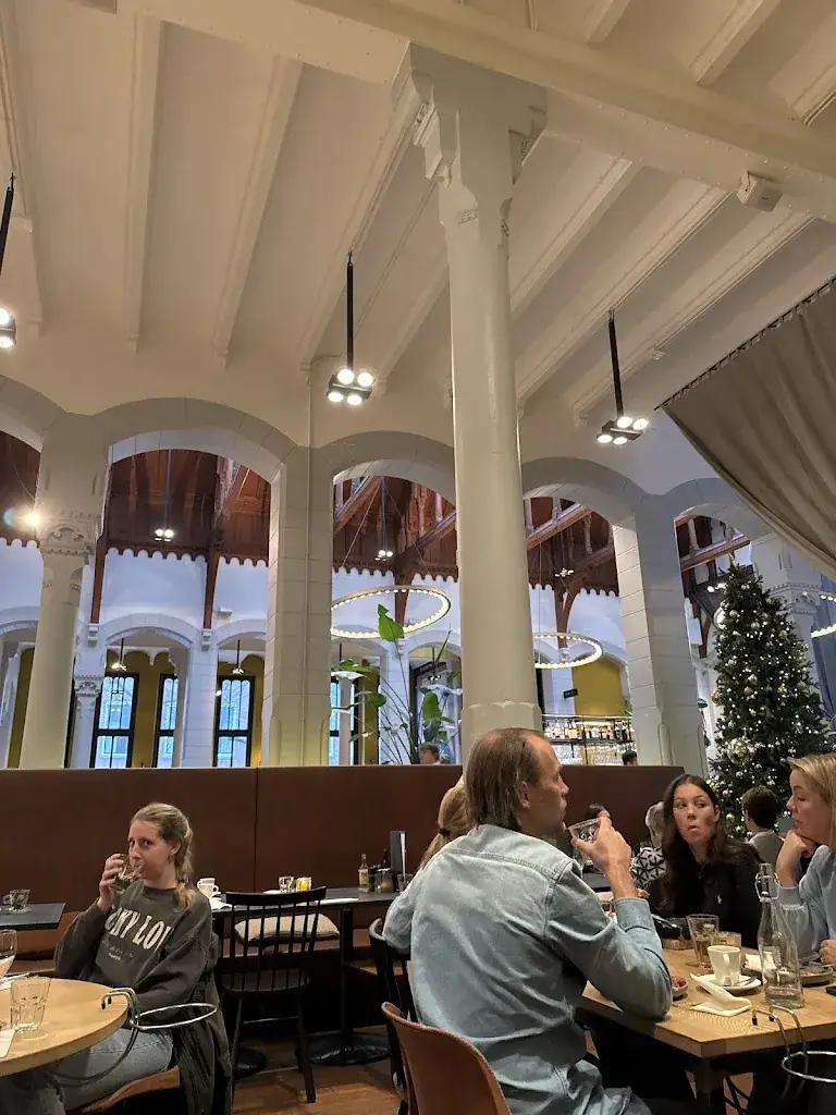 Mitch De Pon_Grand Café Post Plaza_Leeuwarden_avis