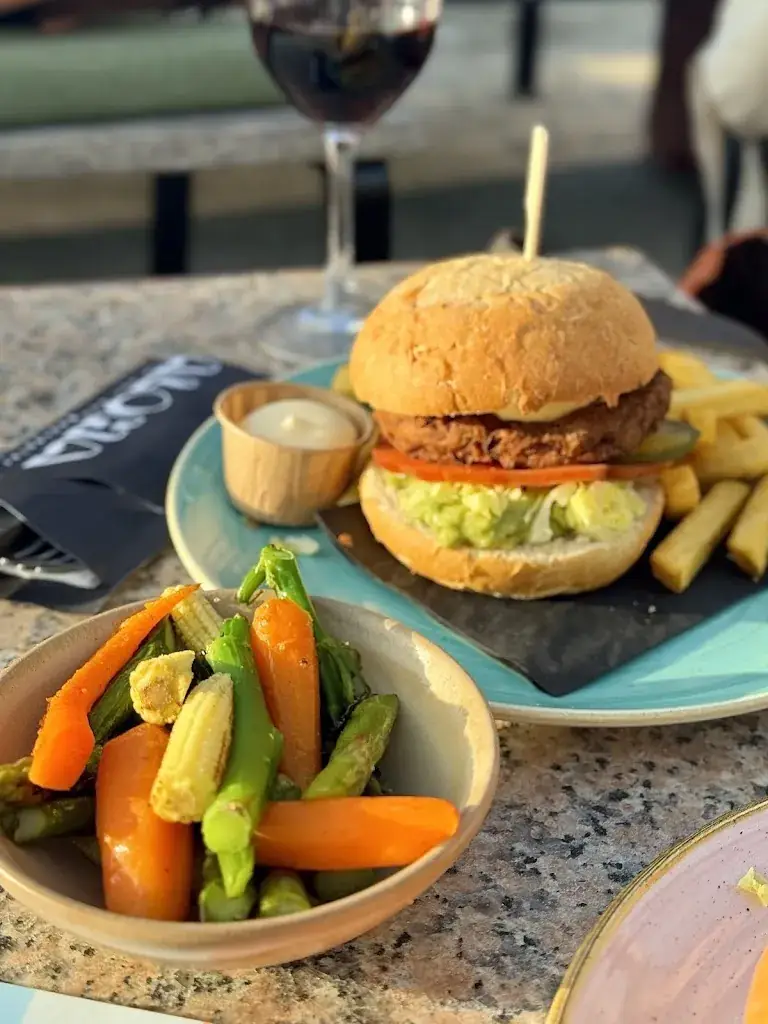 Patrick Plaggenborg_Aloha Wijk aan Zee Strandpaviljoen_Velsen-Noord_review