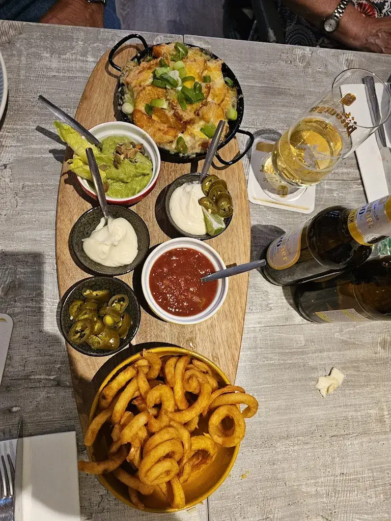 Kendal Creel_Dos Pimientos_Hardenberg_review