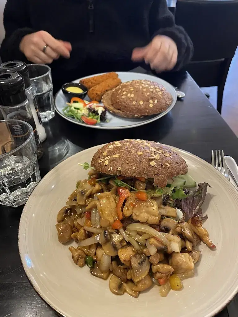 Eva LC_The Green Butterfly_Kampen_review