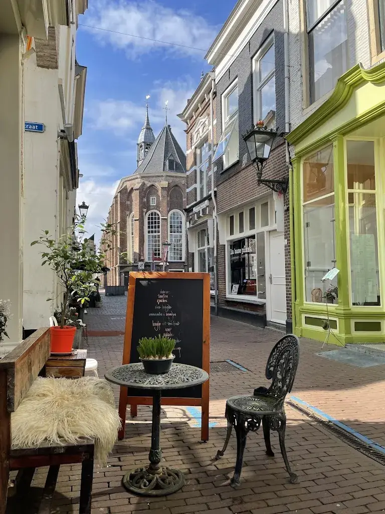 Alena Gazina_Lalaloes_Kampen_review