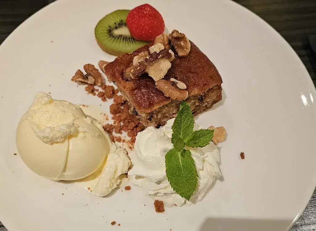 Lei G_Santorini Delden_Delden_review