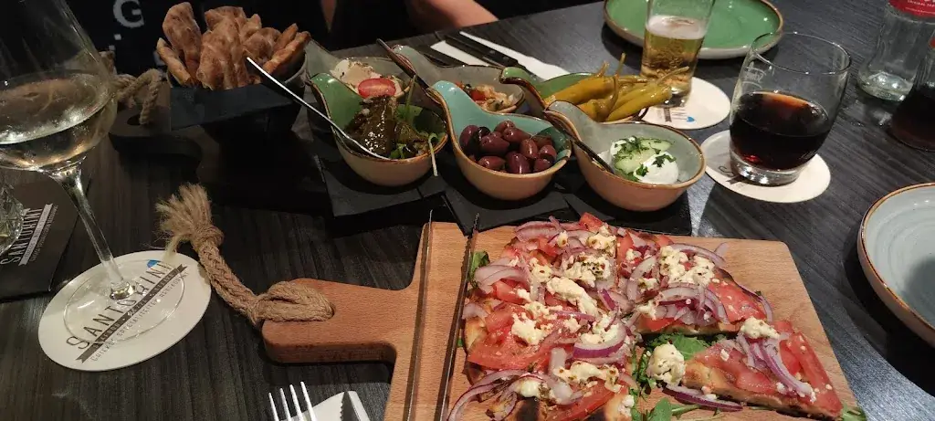 Iveta Lemans_Santorini Delden_Delden_review