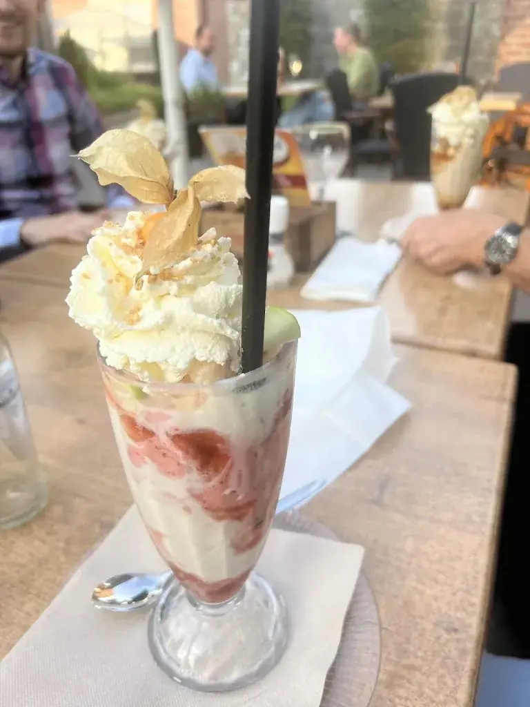 Hsu Mon Kyaw_Hotel Restaurant Sevenster_Delden_review