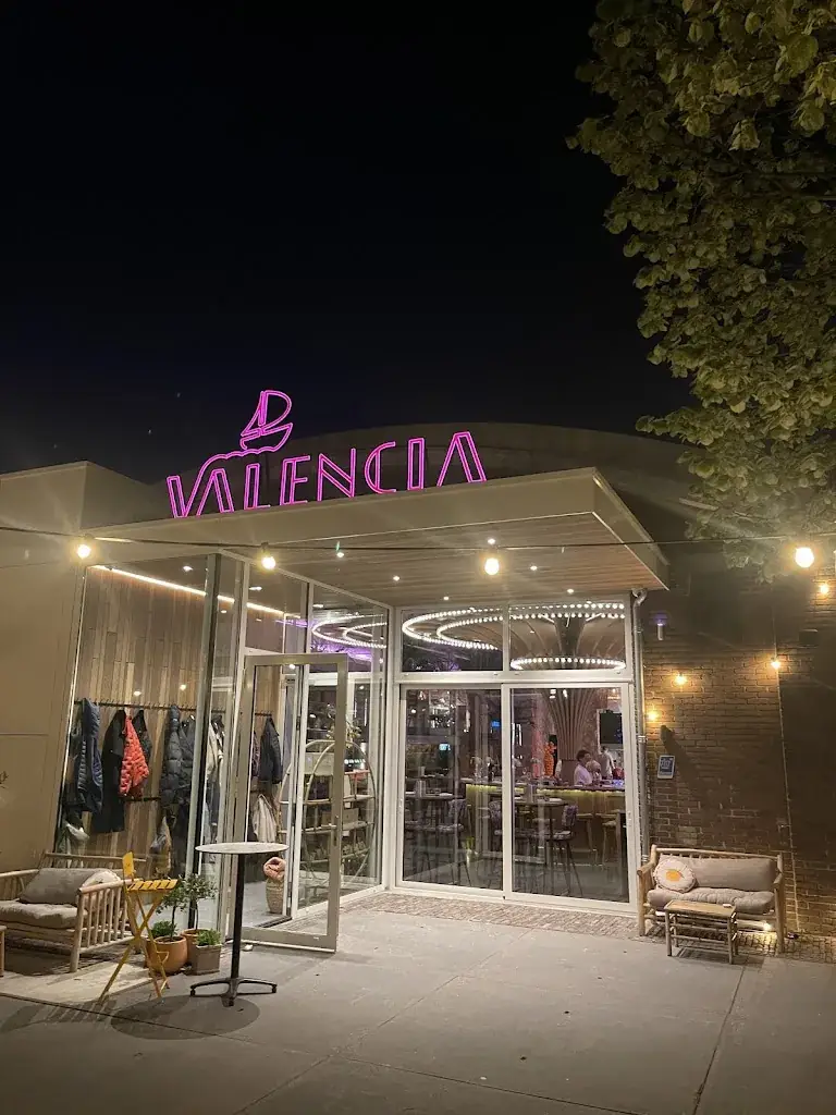 Jolie Beaini_Valencia_Deventer_review