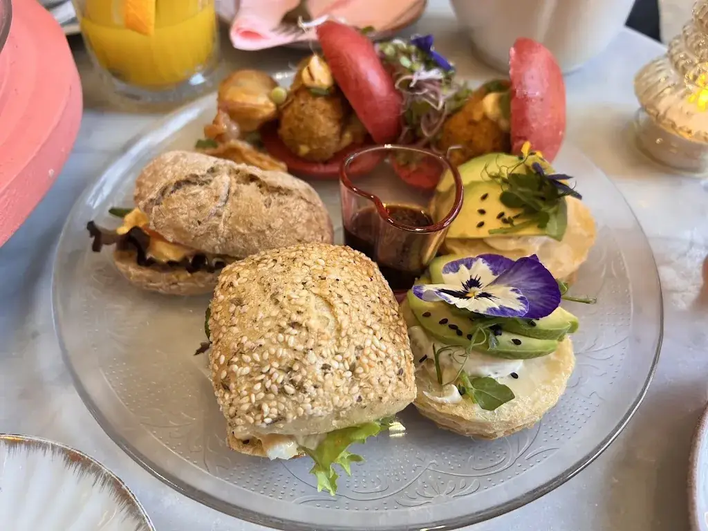 Fey Gilo_Toast_Deventer_review