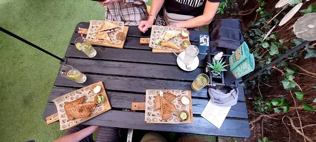 Erwin Commandeur_Happy Tosti Deventer_Deventer_review