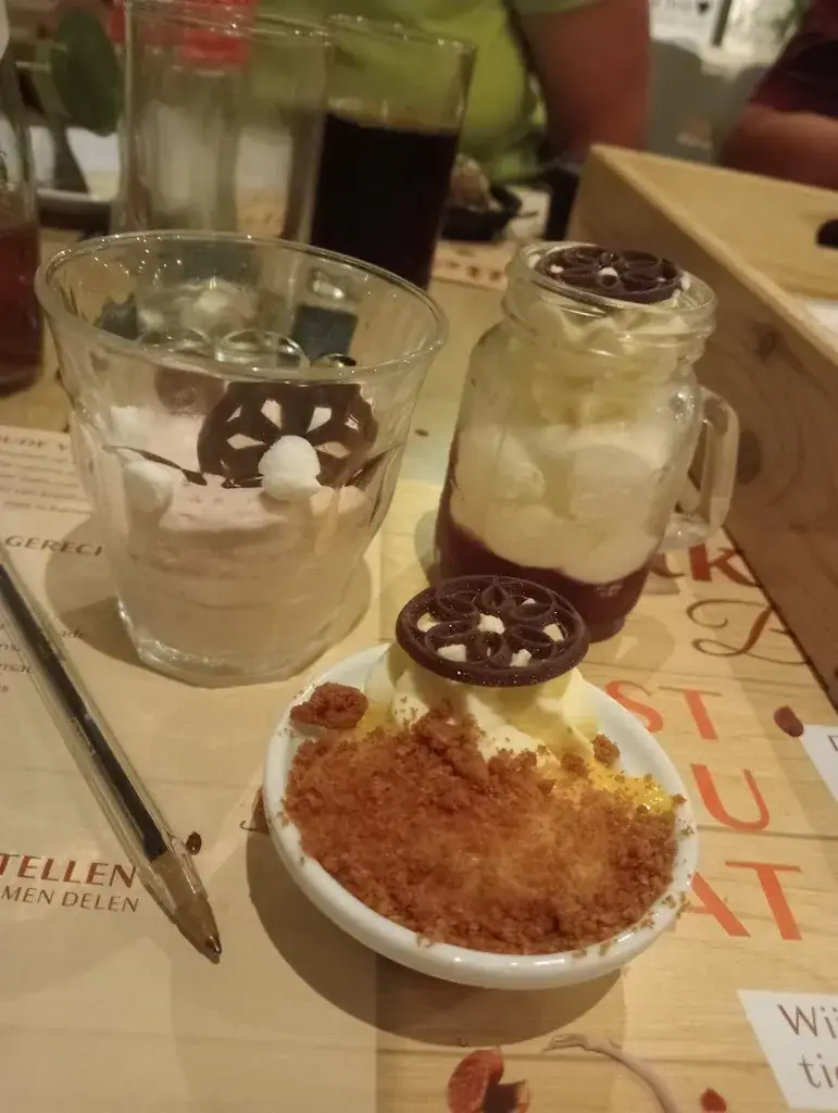 Sandra Strating_Restaurant zalencentrum De Beuk_Ham_review